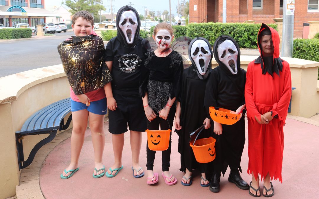 Halloween in Maitland Street