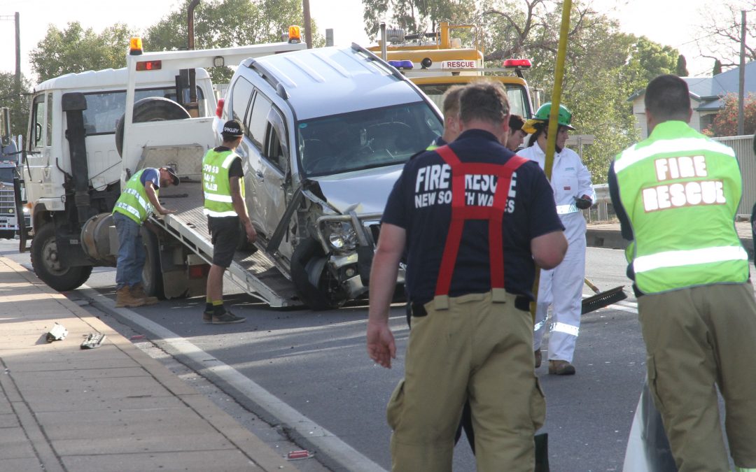 Namoi River bridge accident, pub incident, alleged cafe robbery and graffiti in Wee Waa