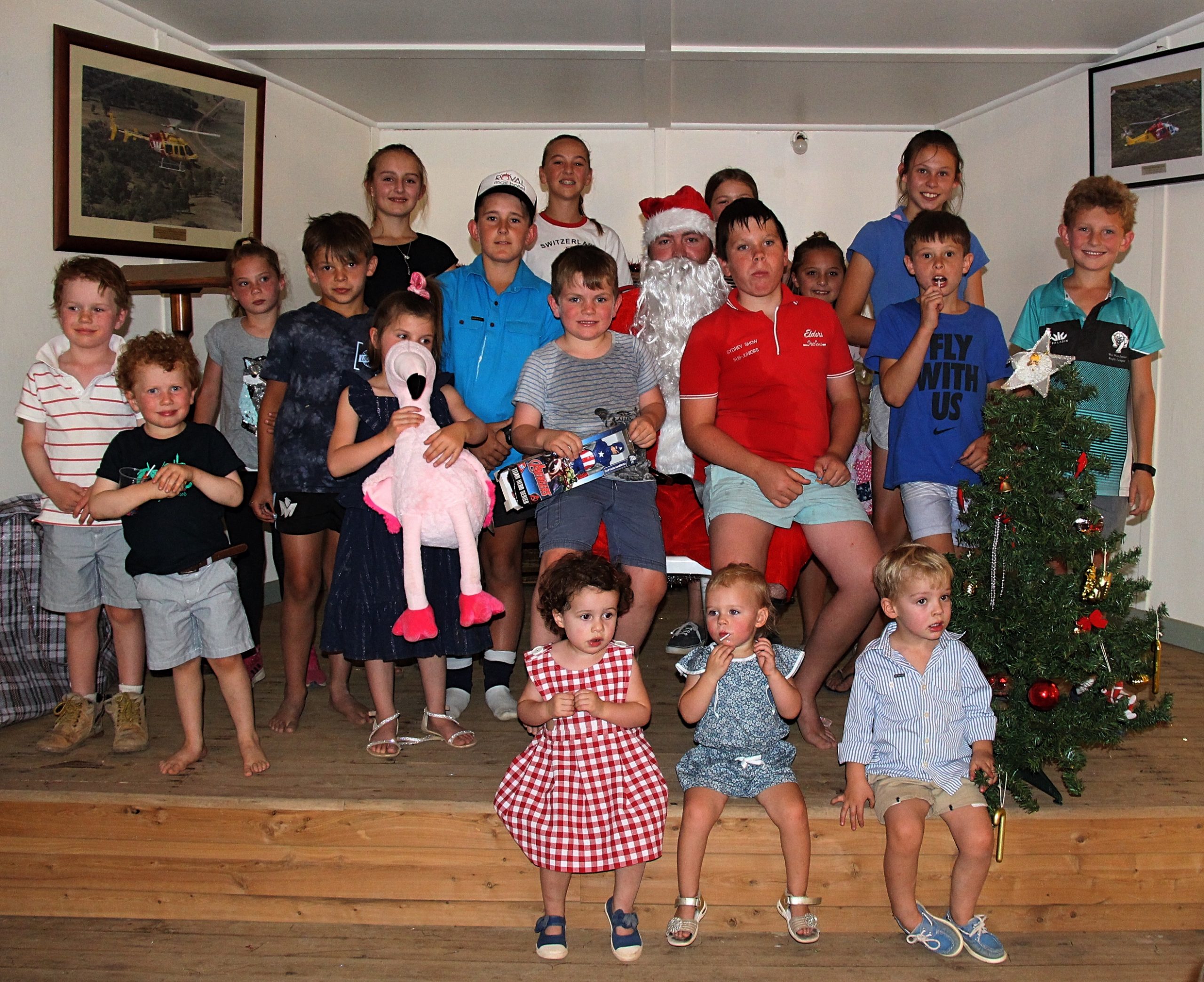 Spring Plains Christmas Tree: Back Molly Crocket, Juliet Maxwell, Jemima Burke, Rosie Lennon and Olivia Wilson, middle, Henry and Charlie Wilson, Sarah Lennon, Jack Wilson, Ava Hunt, Lachie Radford Archie Hunt, Santa, Jake Hunt, Sid Wilson, and Oscar Crocket, front, Phoebe Schwager, Anna McMahon and George Watson.