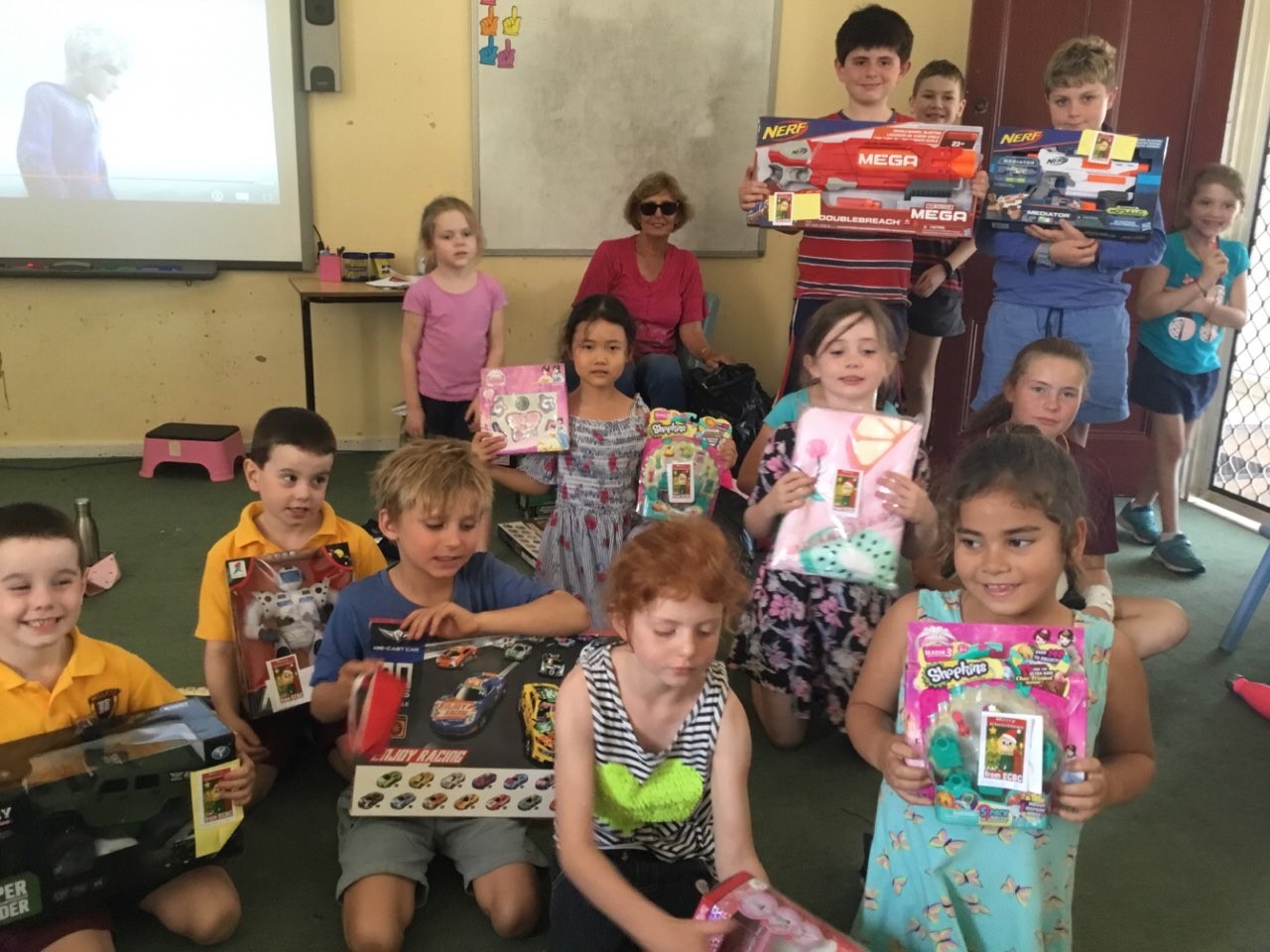 Bellata kids say ‘thank you’ to East Cessnock Bowling Club for new toys