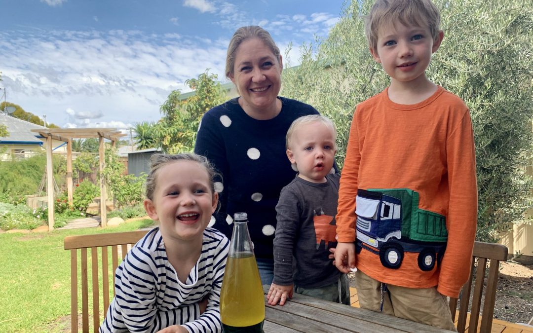 Super scientist mum creates whizz-bang website for kids