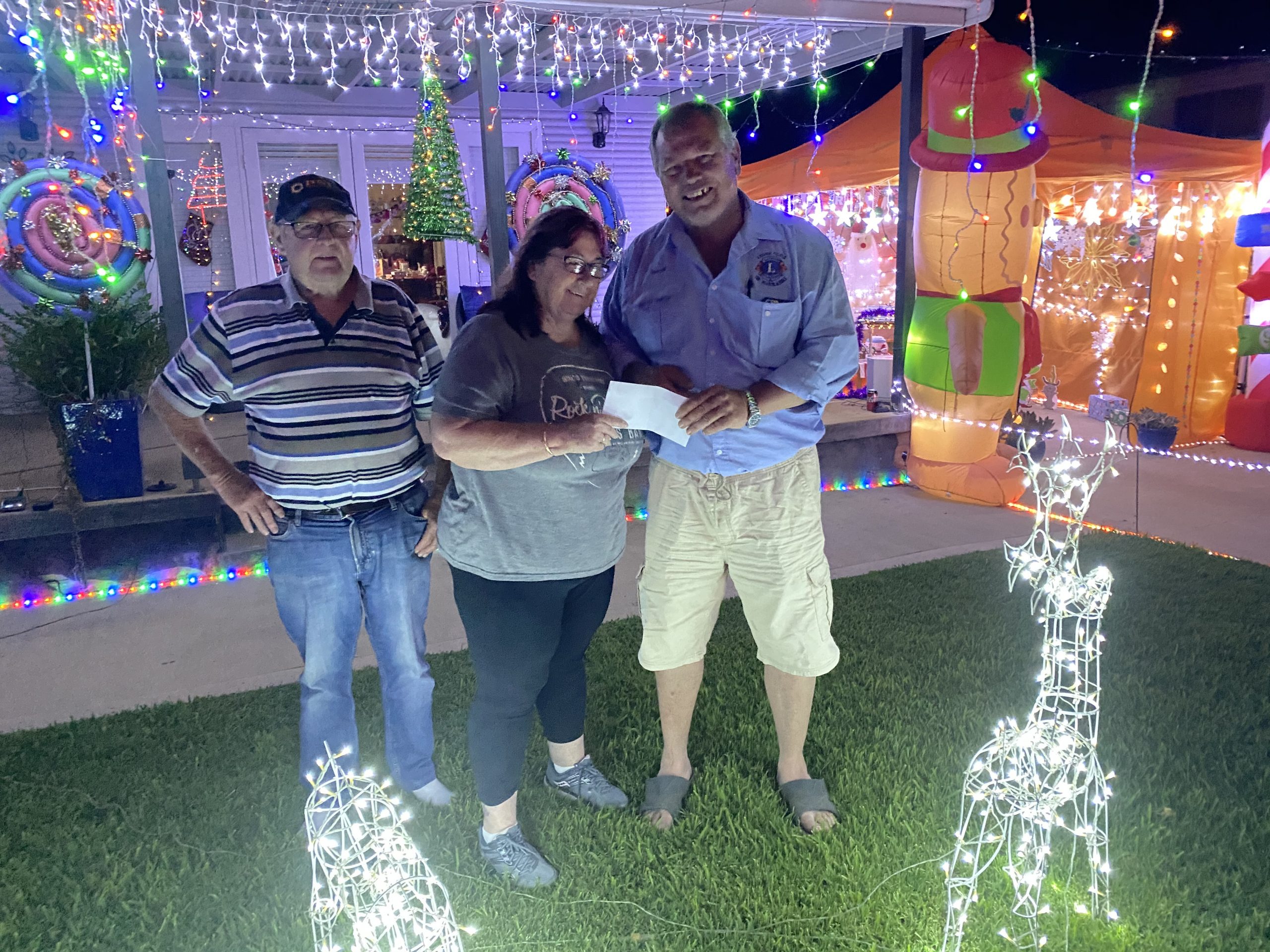 Narrabri residents light up for Christmas time