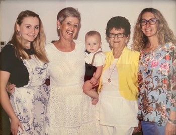 Elliot Blackman, Dennise Simshauser (holding Otto Spradbrow), Pat Yandell and Lisa Almagro.