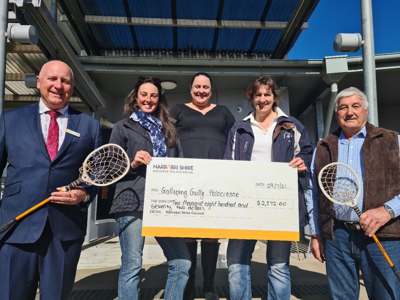 Galloping Gully: Mayor Ron Campbell, Clair Campbell, Amanda Keeffe, Jo Hamilton and Cr Ron Campey.