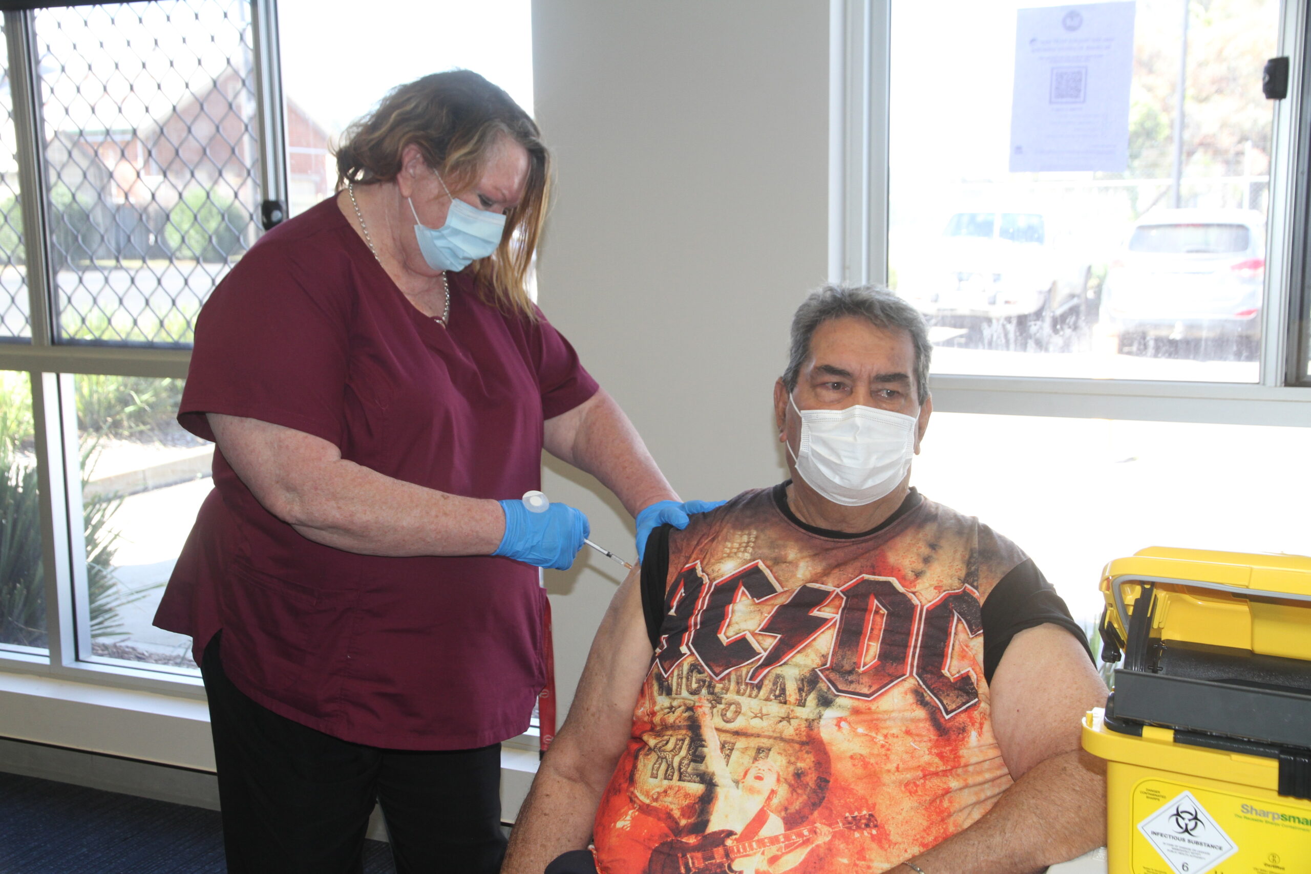Aboriginal community rallies for pop-up vaccination clinic
