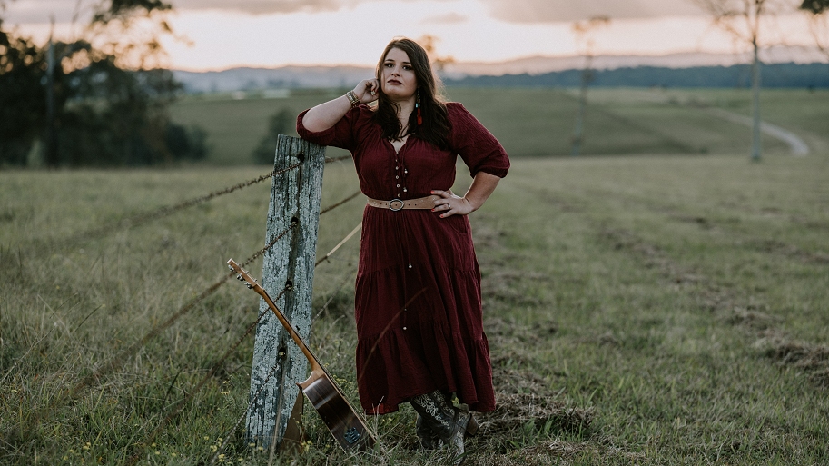 Local country singer Sarah  Leete releases new single