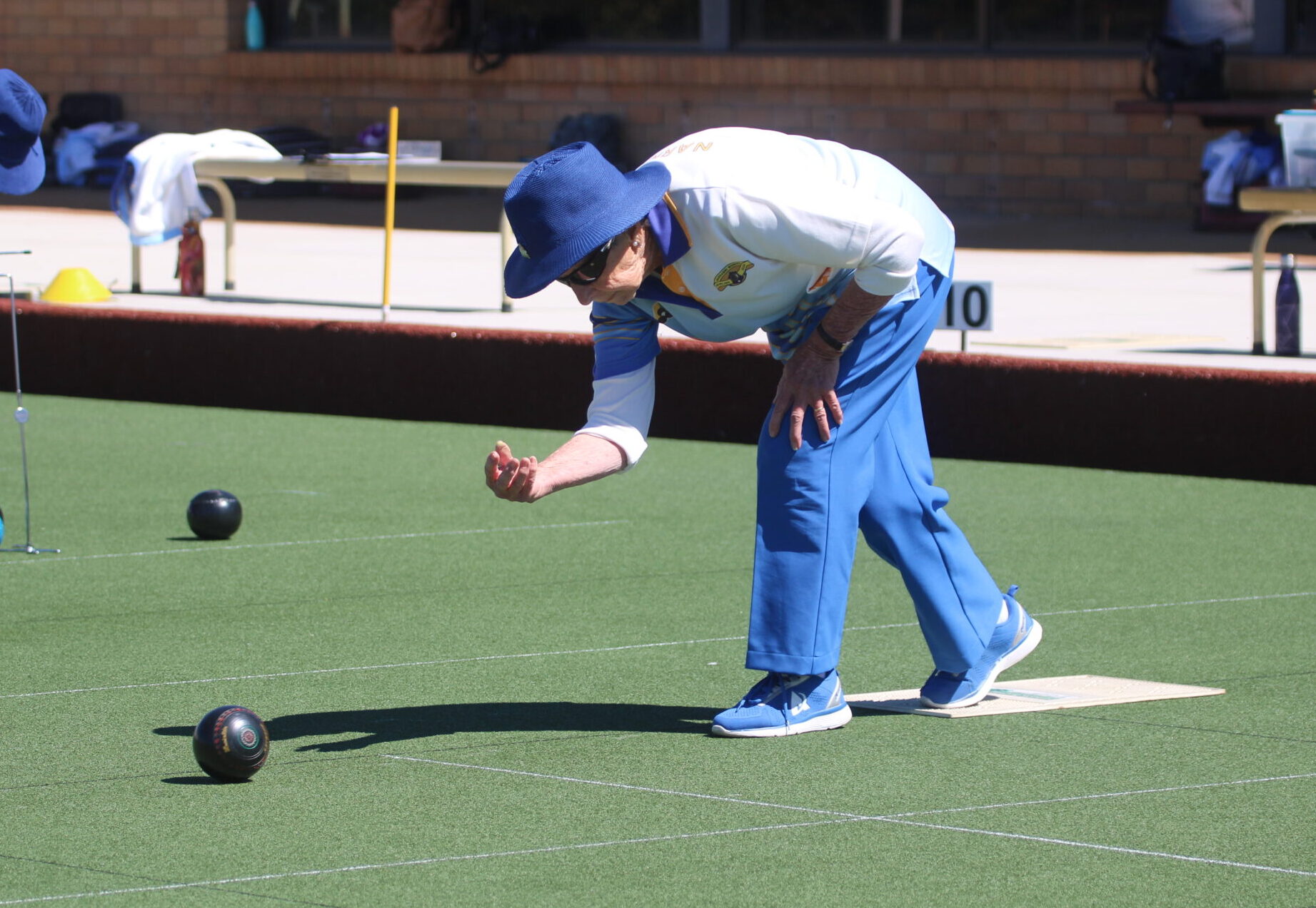 Competition bowls returns to the Narrabri Sporties’ green