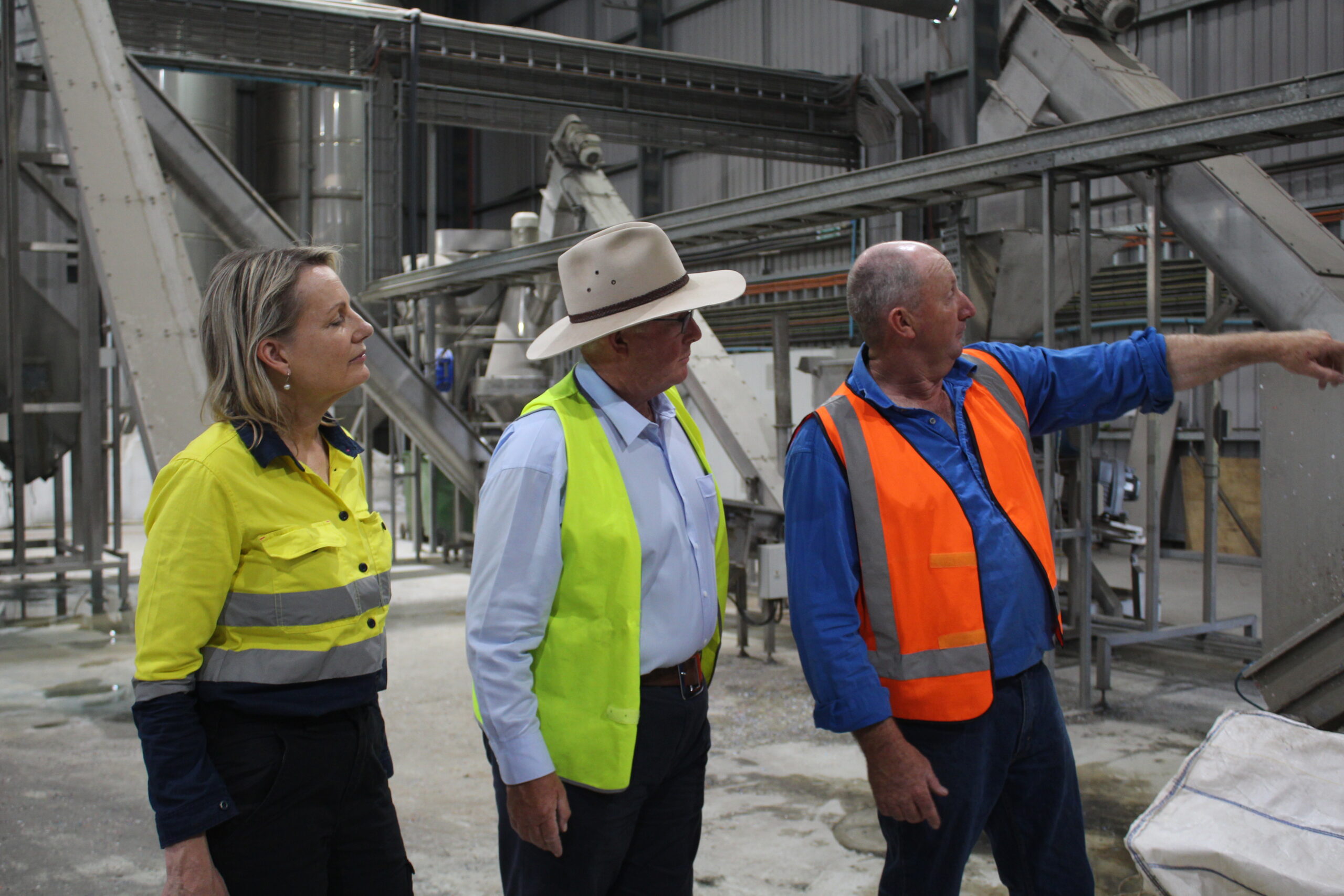 Minister for the Environment Sussan Ley and Member for Parkes Mark Coulton with ARP's Dale Smith.