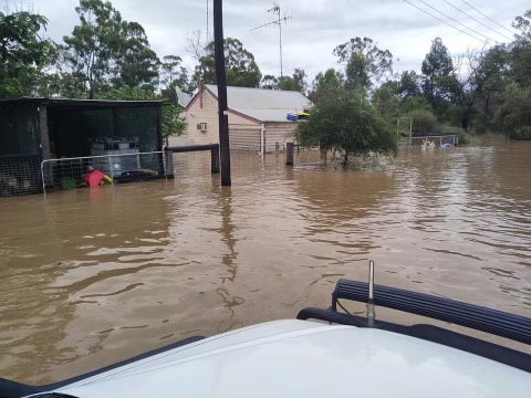 Serious flooding in Gwabegar causes residents to evacuate homes