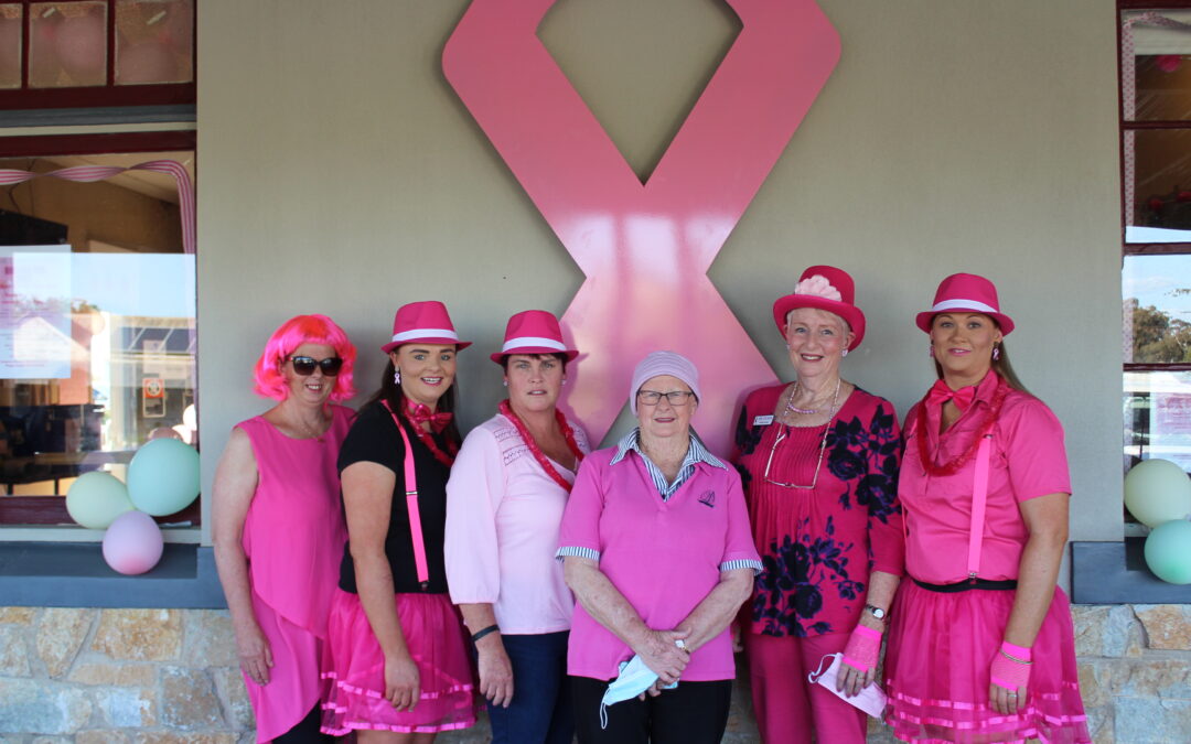 Pink night at Baan Baa Hotel | PHOTOS