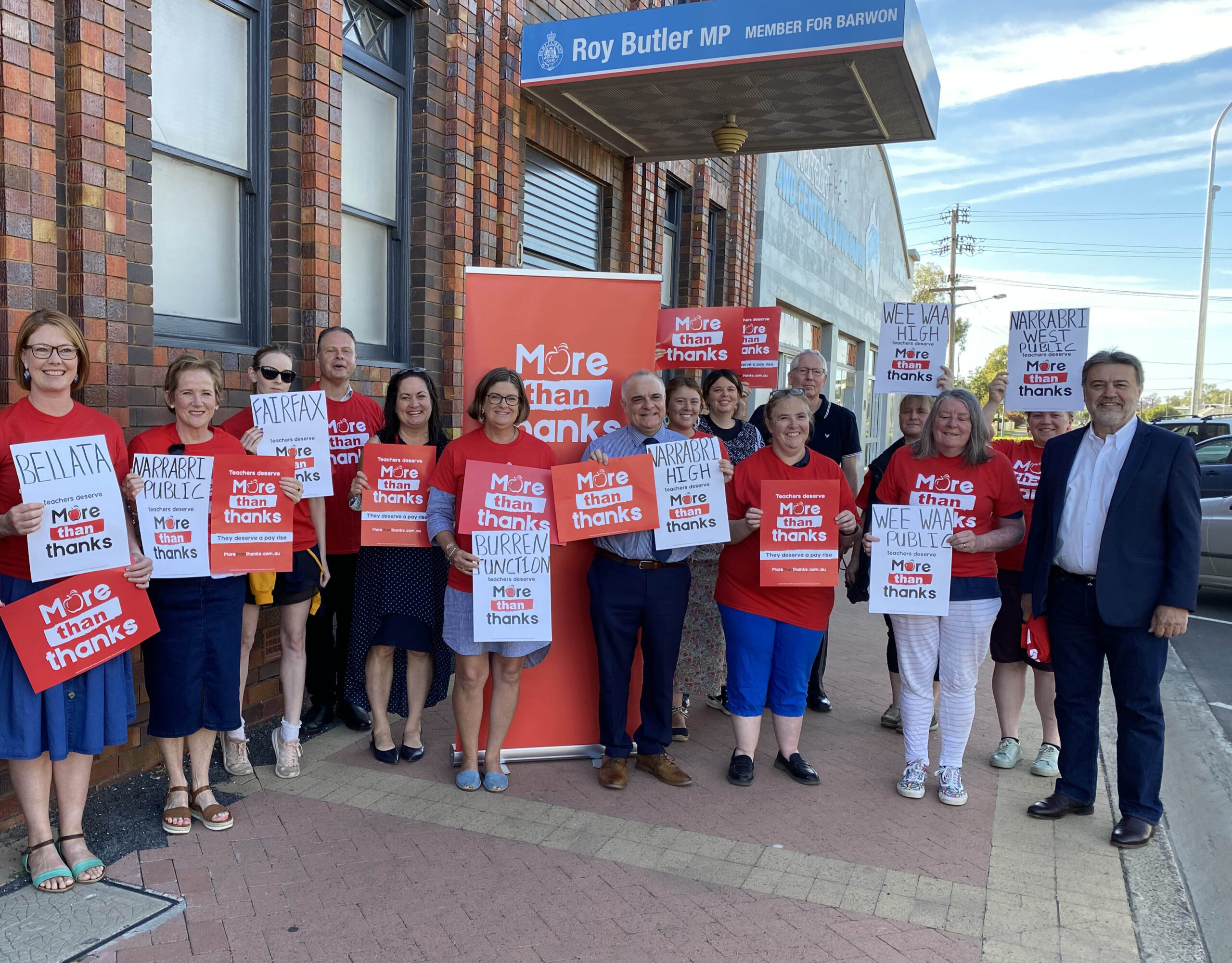 Teachers rally over NSW staff shortage