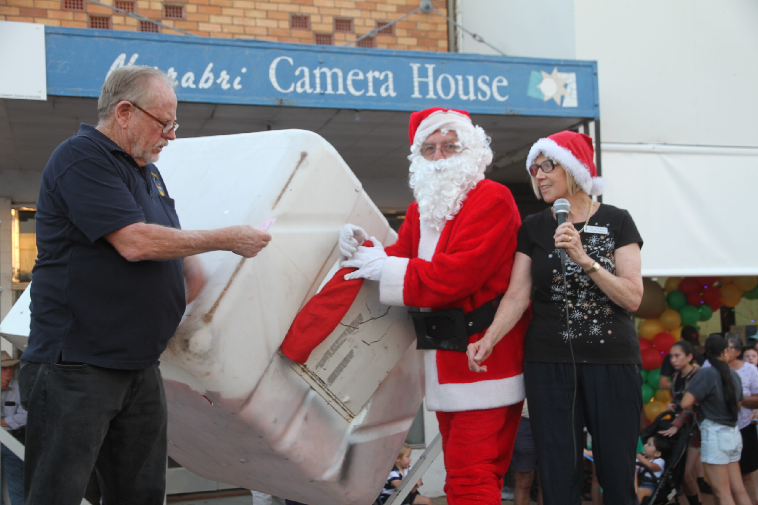 Local shoppers share in Christmas promotion prizes