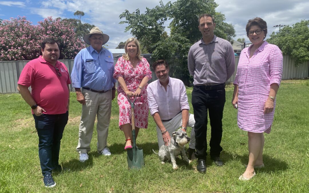 Minister turns first sod at community garden