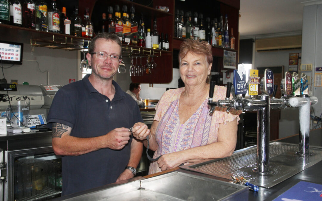 Outgoing owners of Namoi Hotel thank ‘fantastic’ Narrabri community