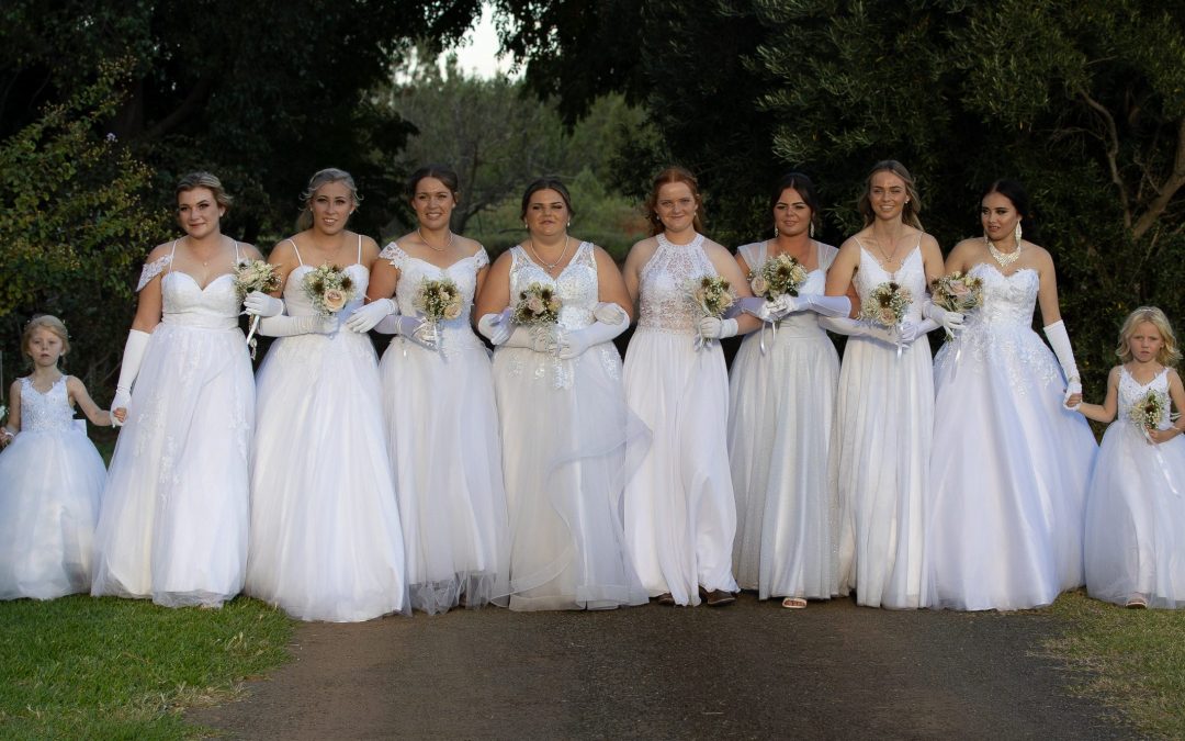 Debutantes dazzle at Wee Waa balls