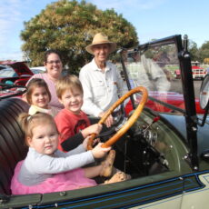 Classic cars draw admiring visitors to Narrabri