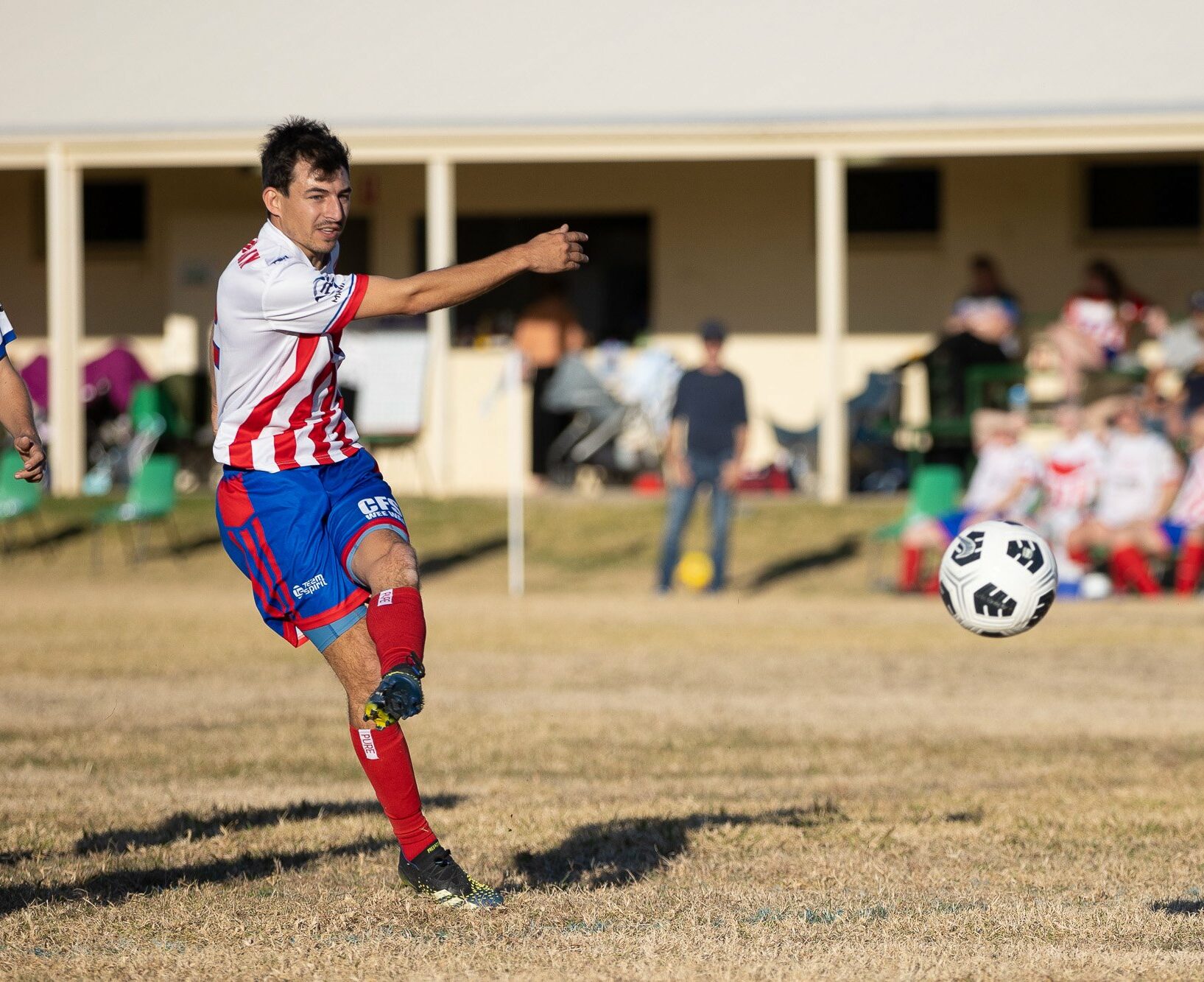 Wee Waa United remains in the major semi-final hunt with home win