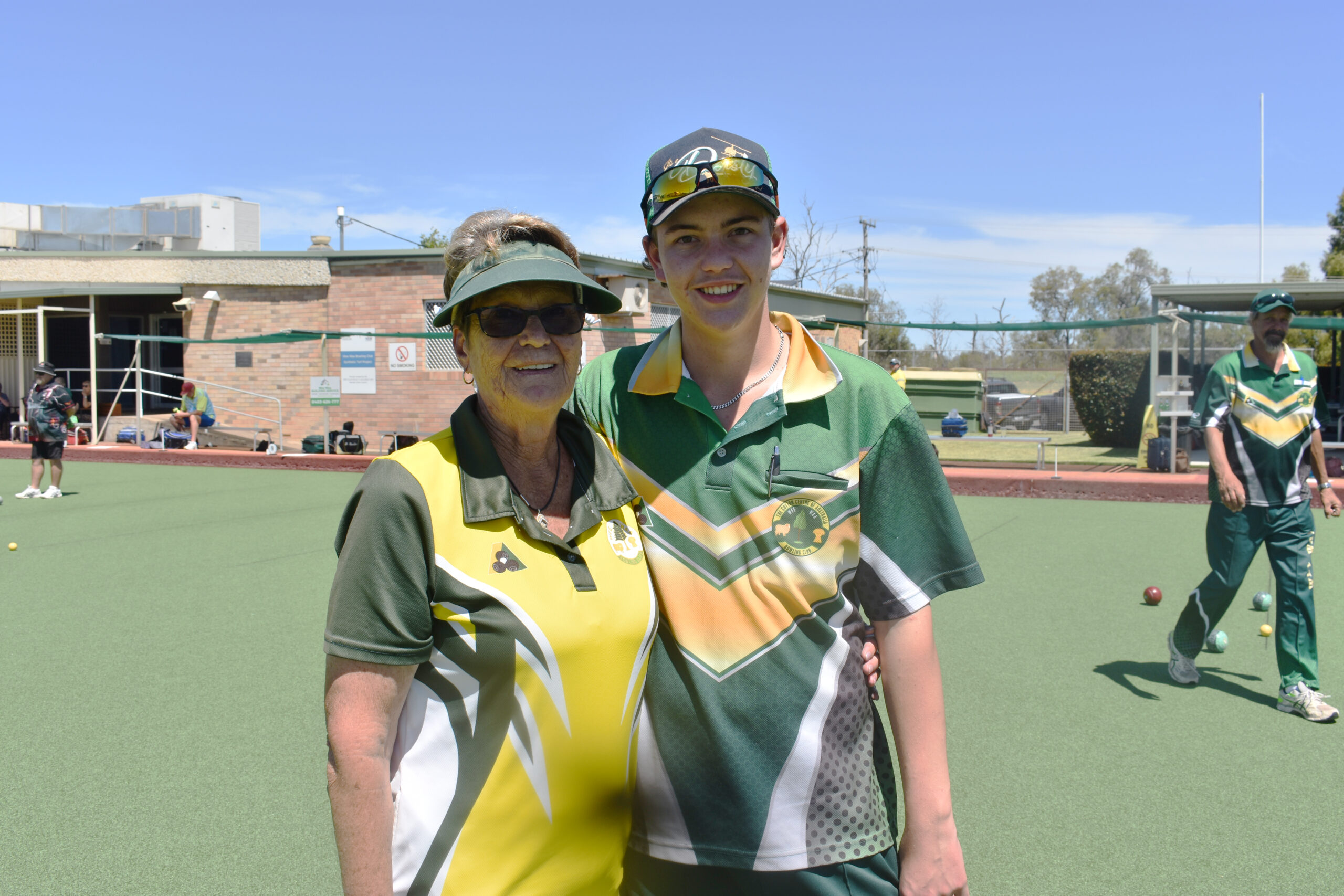 Kay Dewson and Dustyn Allen win on home green to progress to the mixed pairs state playoffs