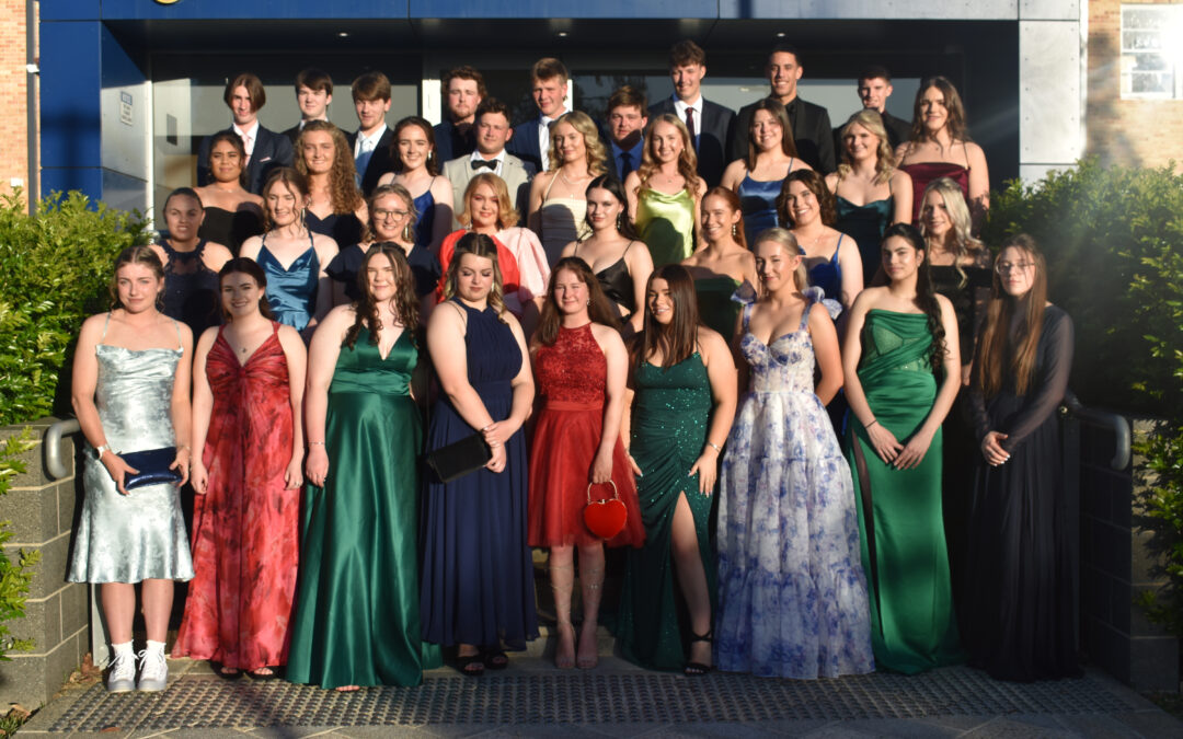Narrabri High School farewells Year 12 with stunning formal | PHOTOS