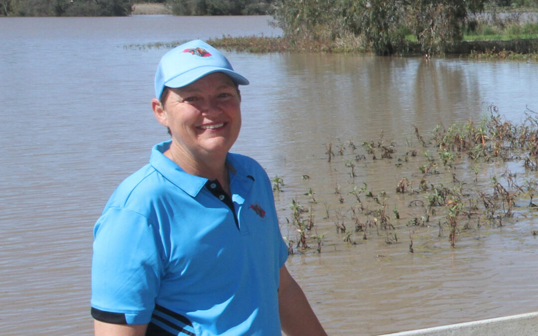 Namoi Dragons member at Melbourne Pink Paddle Power