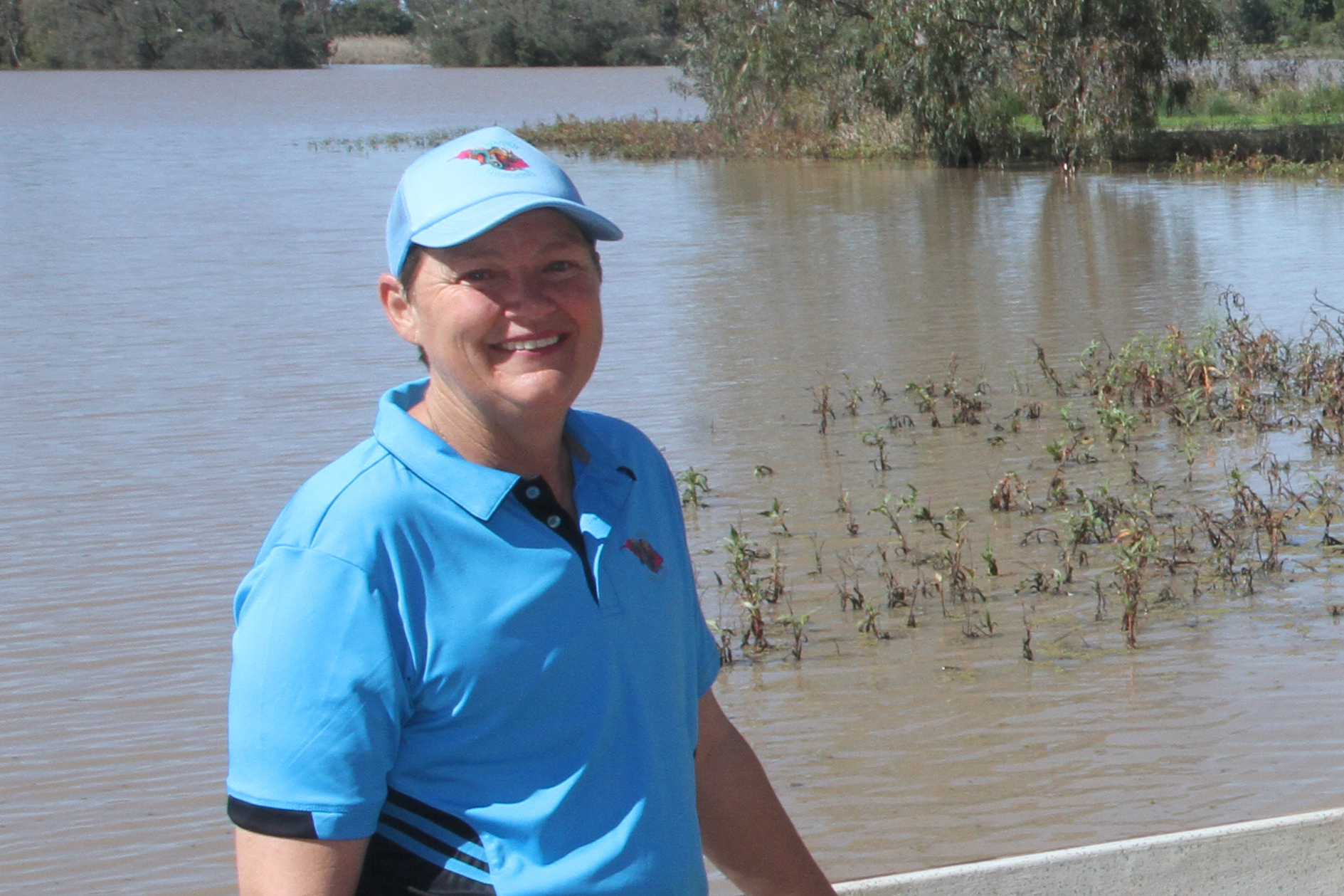 Namoi Dragons member at Melbourne Pink Paddle Power