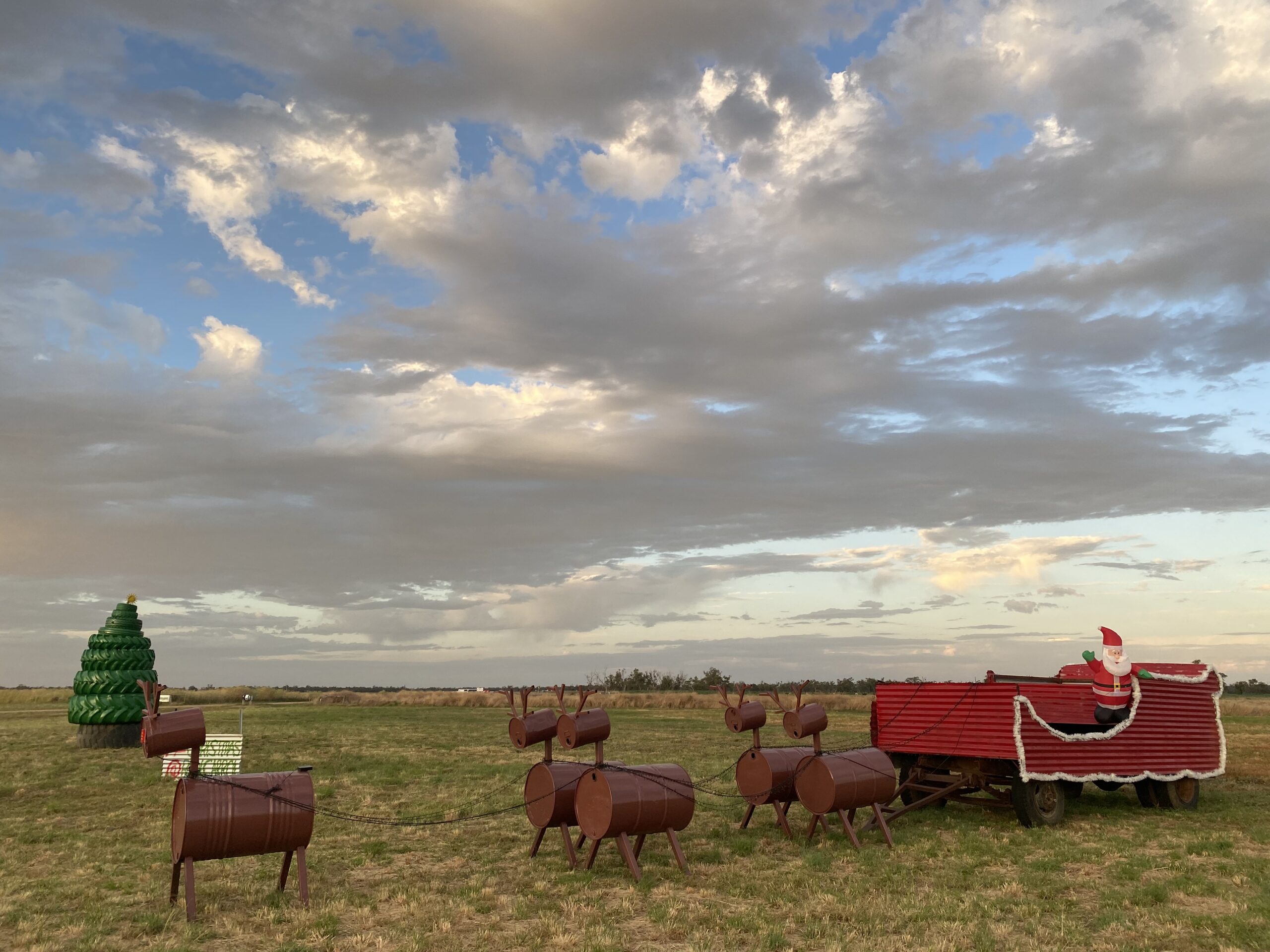 A team of festive farmers, led by Jim and Danika Randall, has been as productive as the elves in Santa’s workshop this silly season constructing a magnificent display, which has been stopping traffic at ‘Boolcarrol’ on the Spring Plains Road.