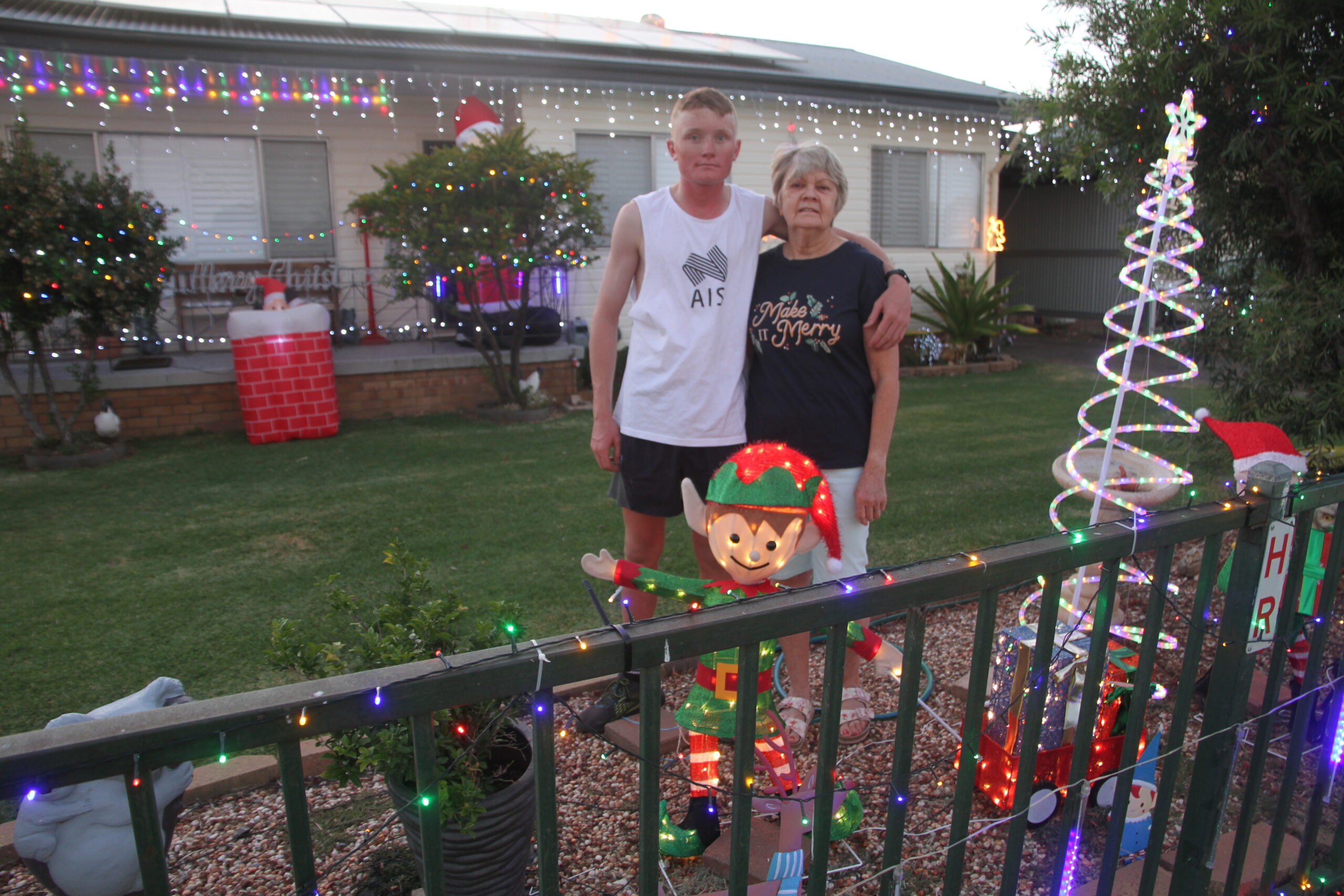 Narrabri homes decked to the halls with Christmas cheer