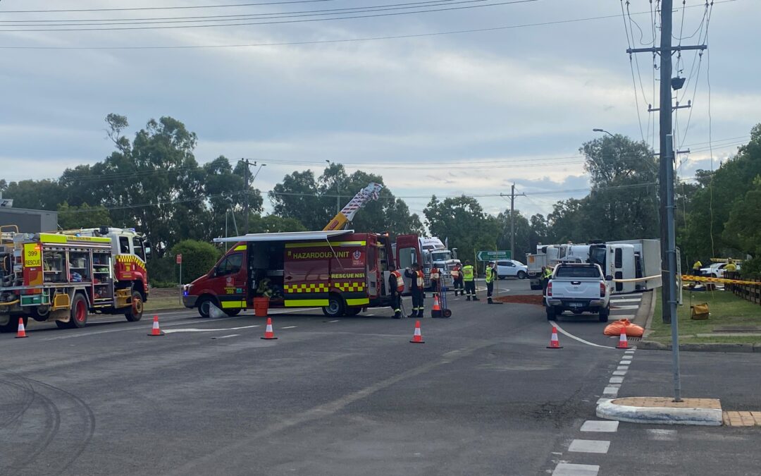 Truck rollover closes Newell Highway
