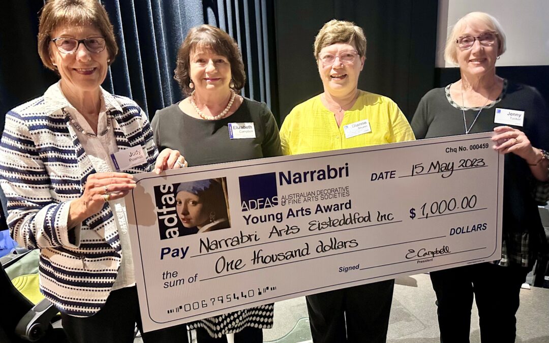 ADFAS donation to Narrabri Arts Eisteddfod