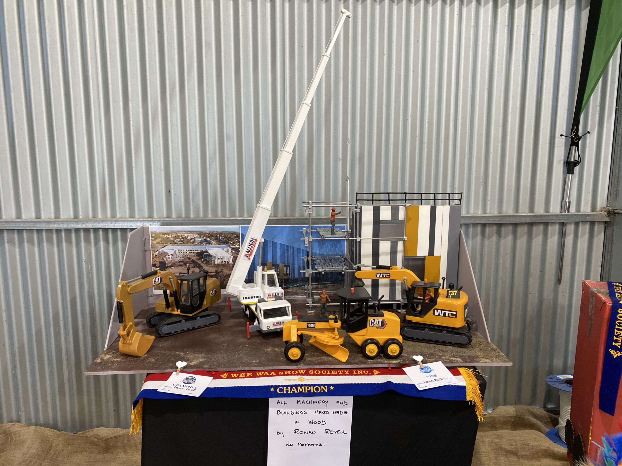 Ronan Revell’s championship winning diorama of the new Wee Waa High School site attracted lots of attention in the pavilion, with attendees admiring the handmade (with no patterns) machinery and buildings.