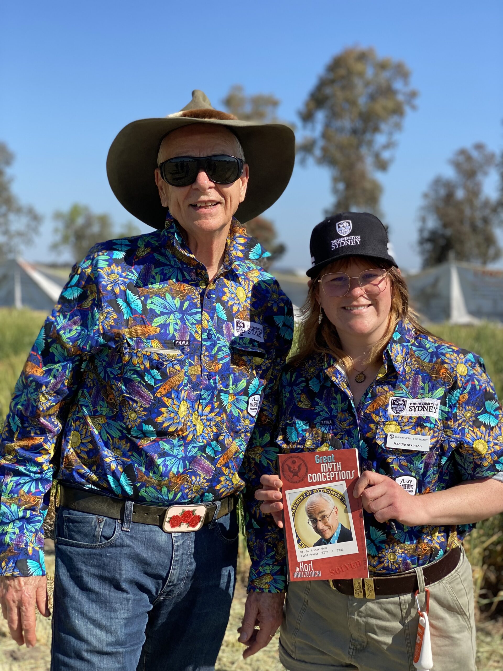 Dr Karl Kruszelnicki and Maddie Atkinson. Maddie brought a copy of one of Dr Karl Kruszelnicki’s books to the field day (Great Myth Concepts) and she was thrilled when he autographed the book for her.