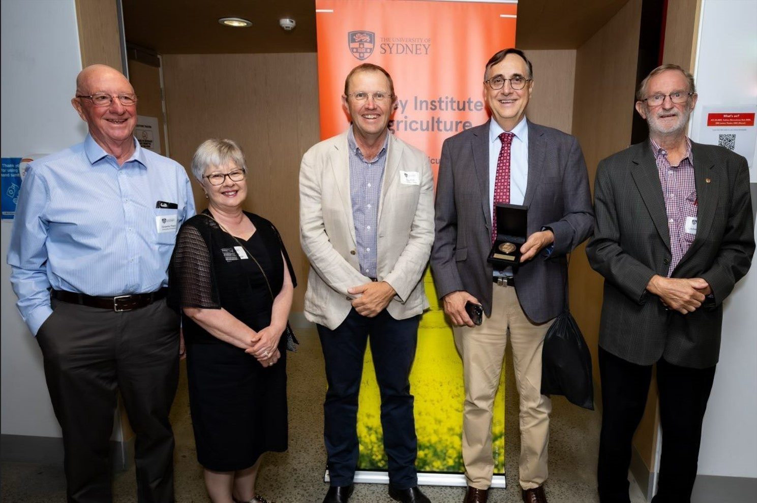 Professor Richard Trethowan presented with Farrer Medal