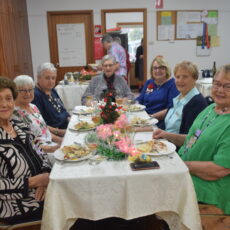 VIEW Club’s Lunch of Indulgence for the Smith Family