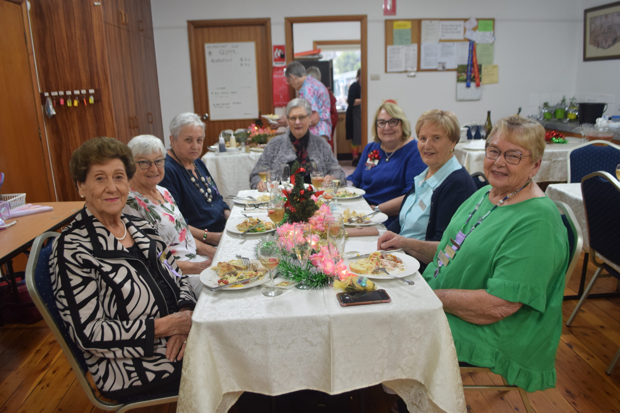 VIEW Club’s Lunch of Indulgence for the Smith Family