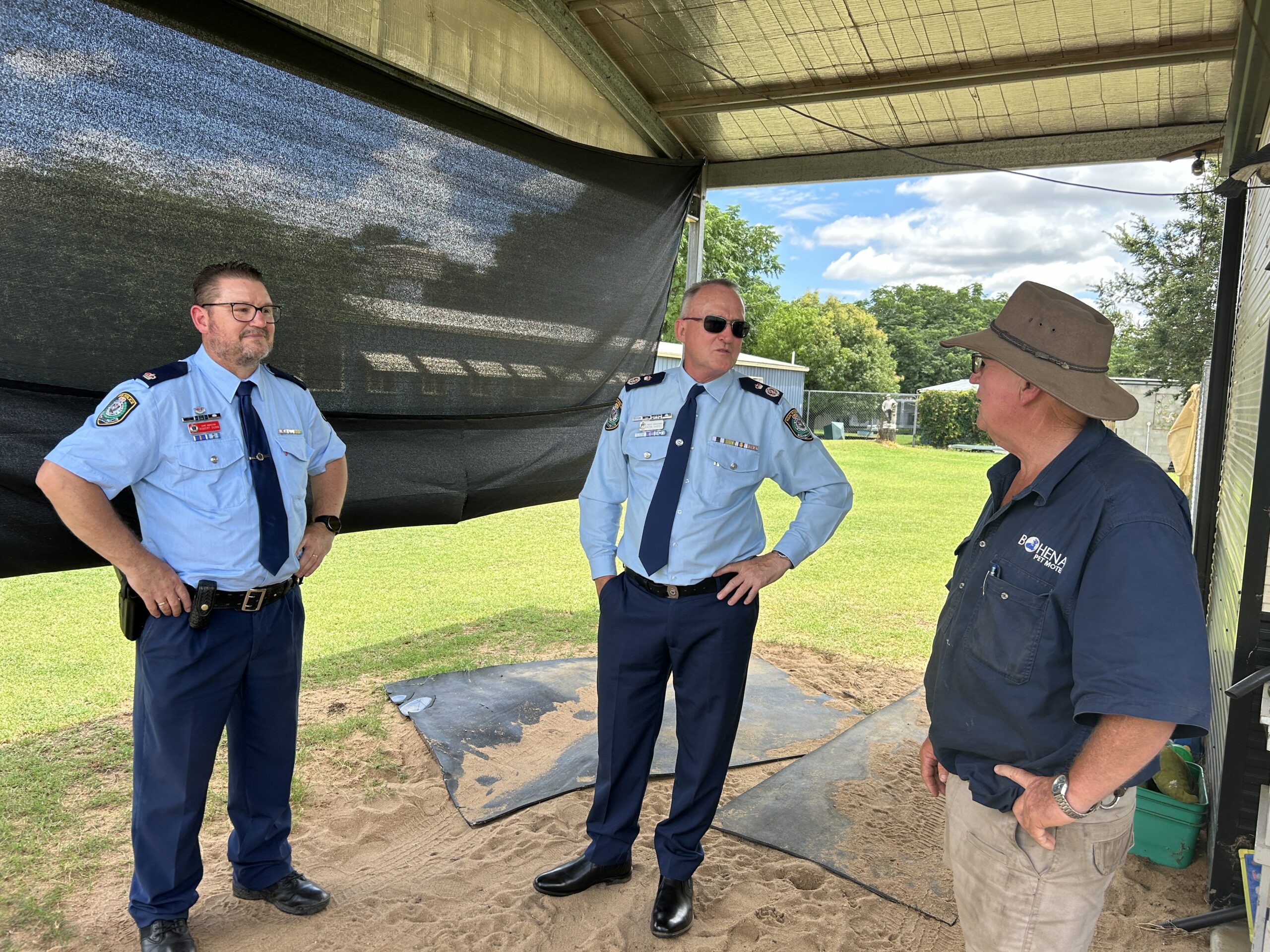 Police Deputy Commissioner visits Duck Creek fire ground
