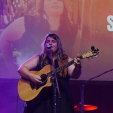 Baan Baa’s Sarah Leete wows  crowd with opening performance