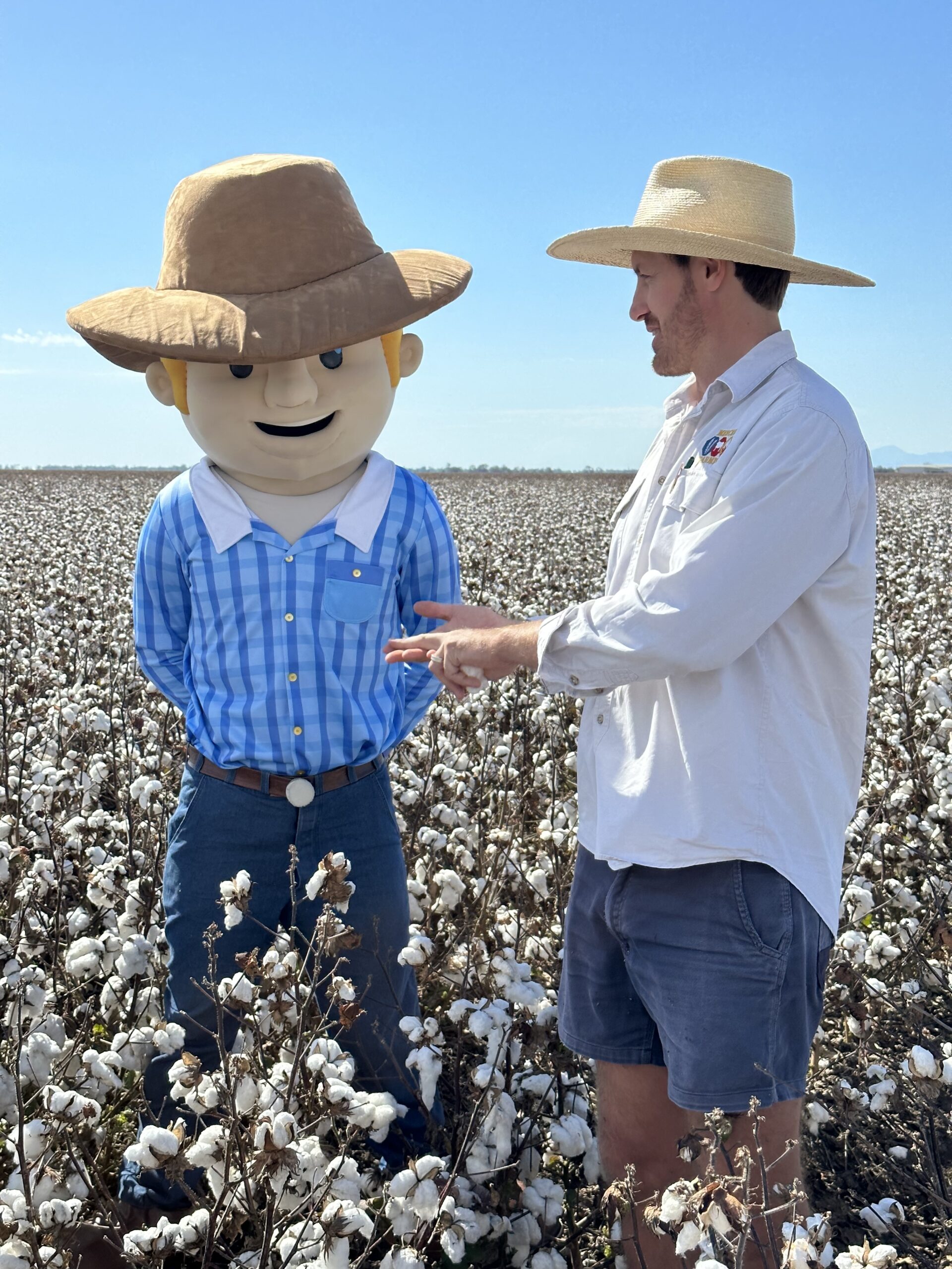 George the Farmer with Wee Waa farmer Daniel Kahl in a cotton field on his family’s property. The much-loved children’s character had the chance to see and feel cotton in all its white fluffy glory and meet members of the Merced Farming family and team during filming. Cotton Australia said it has been working with George the Farmer creator Simone Kain to produce a new farming adventure about Australian cotton. And what better time to visit the district than during cotton picking season.