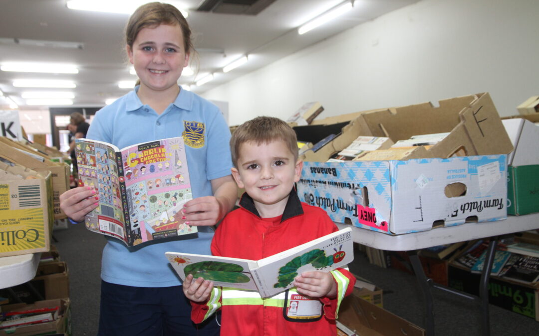 Red-hot start for Narrabri Rotary book shop fundraiser