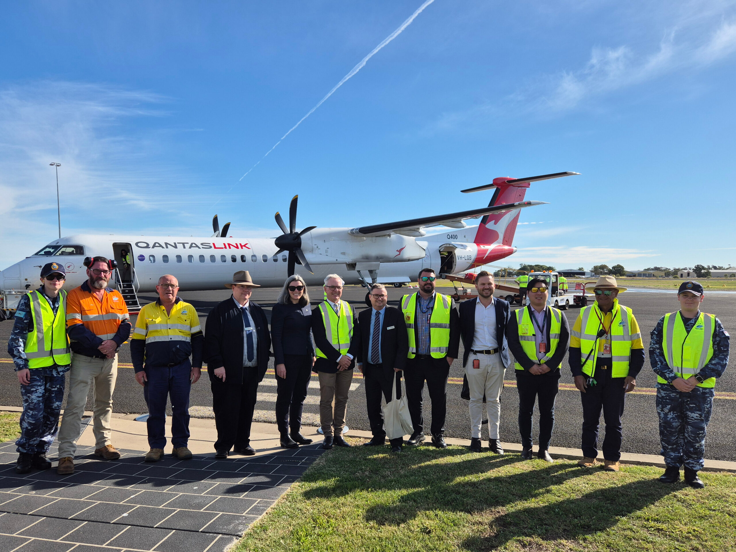 Exciting new chapter in Moree aviation history as Qantas Q400 touches down