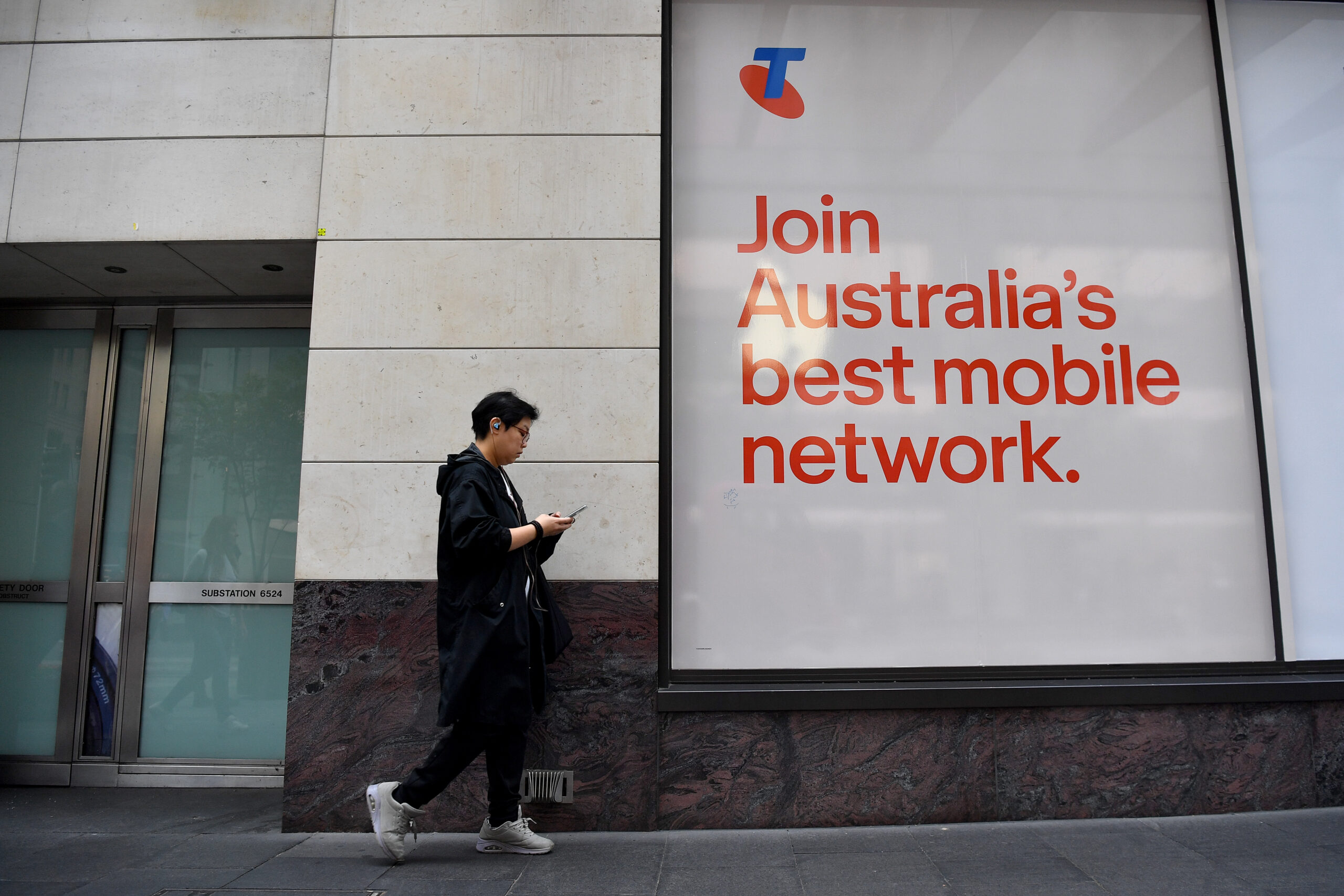 Telcos to move on 3G closure despite inquiry fears