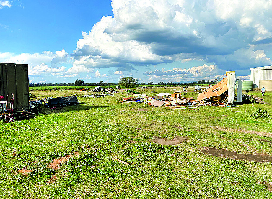 ‘Mini tornado’ rips through Yarrie Lake property