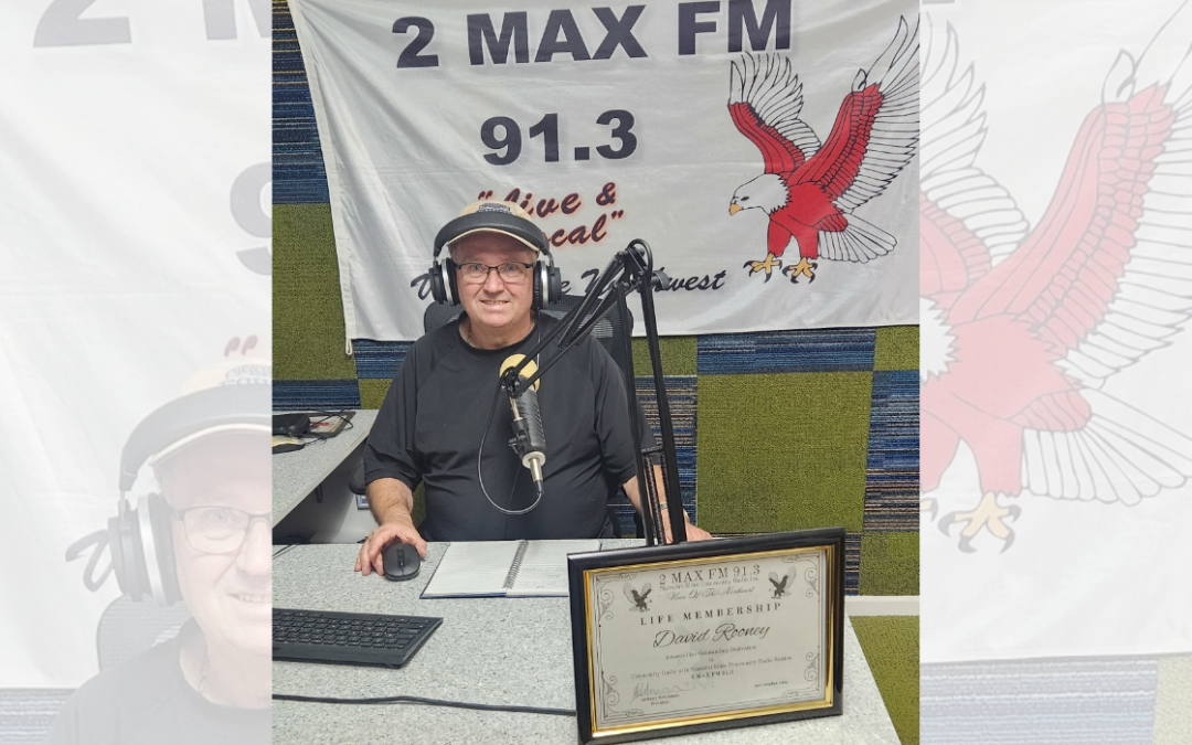 David Rooney honoured with life membership of 2Max FM