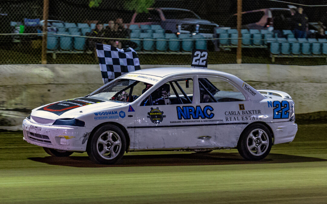 Hunter Smith takes out the junior all stars division at the Oakburn Park Speedway