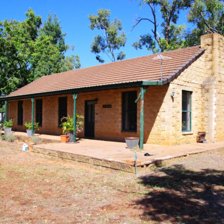 Charming country cottage on private acreage