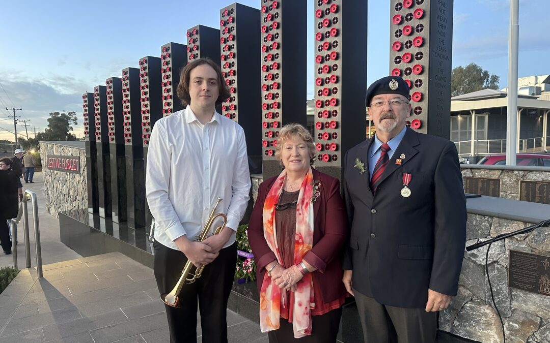 Strong Anzac support at Narrabri town dawn service | PHOTOS