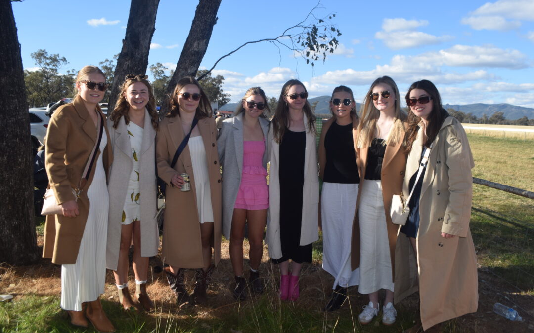 Fantastic day of fashions and fun at Wean Picnic Races