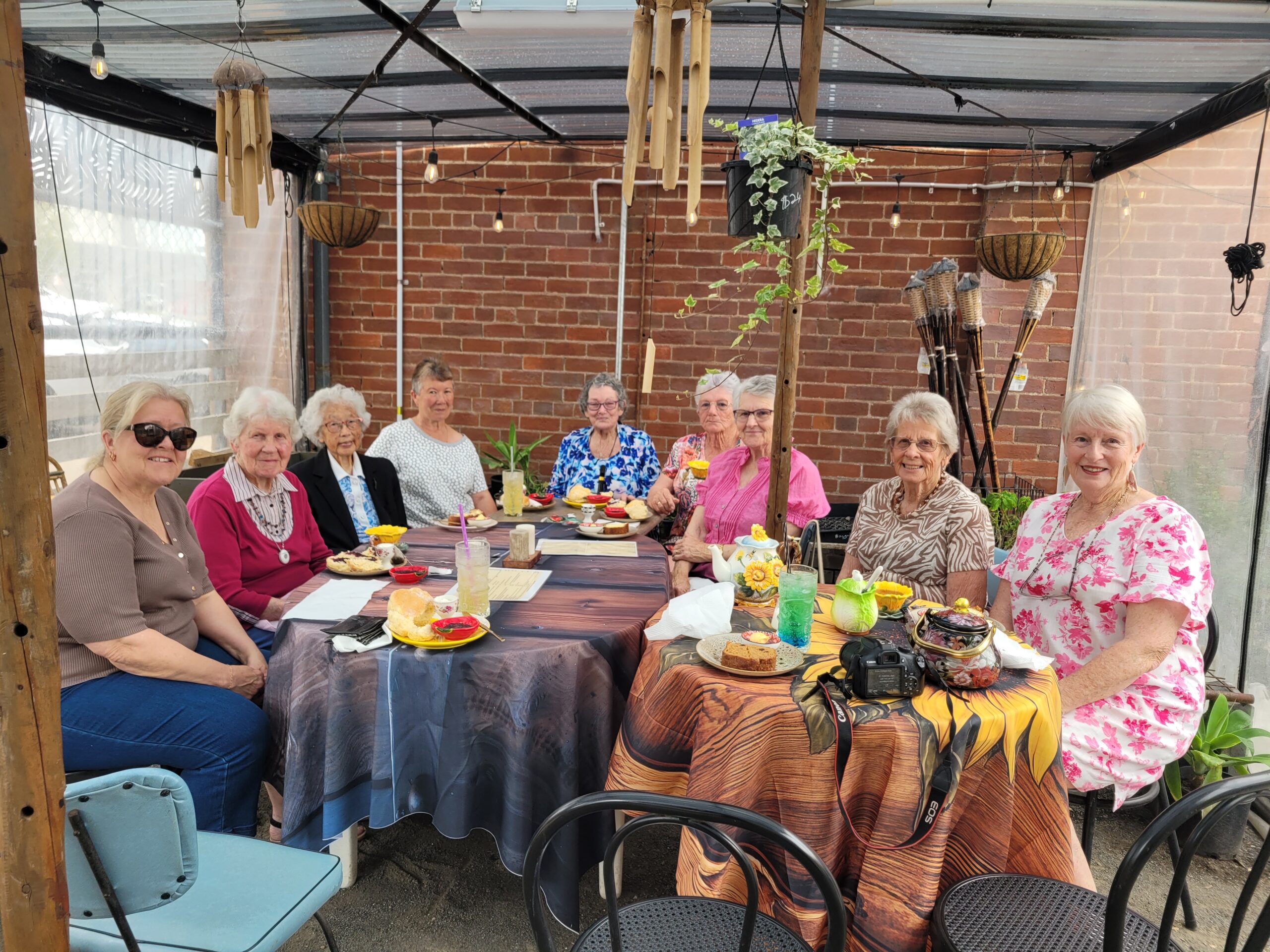Friends catch up with Beris