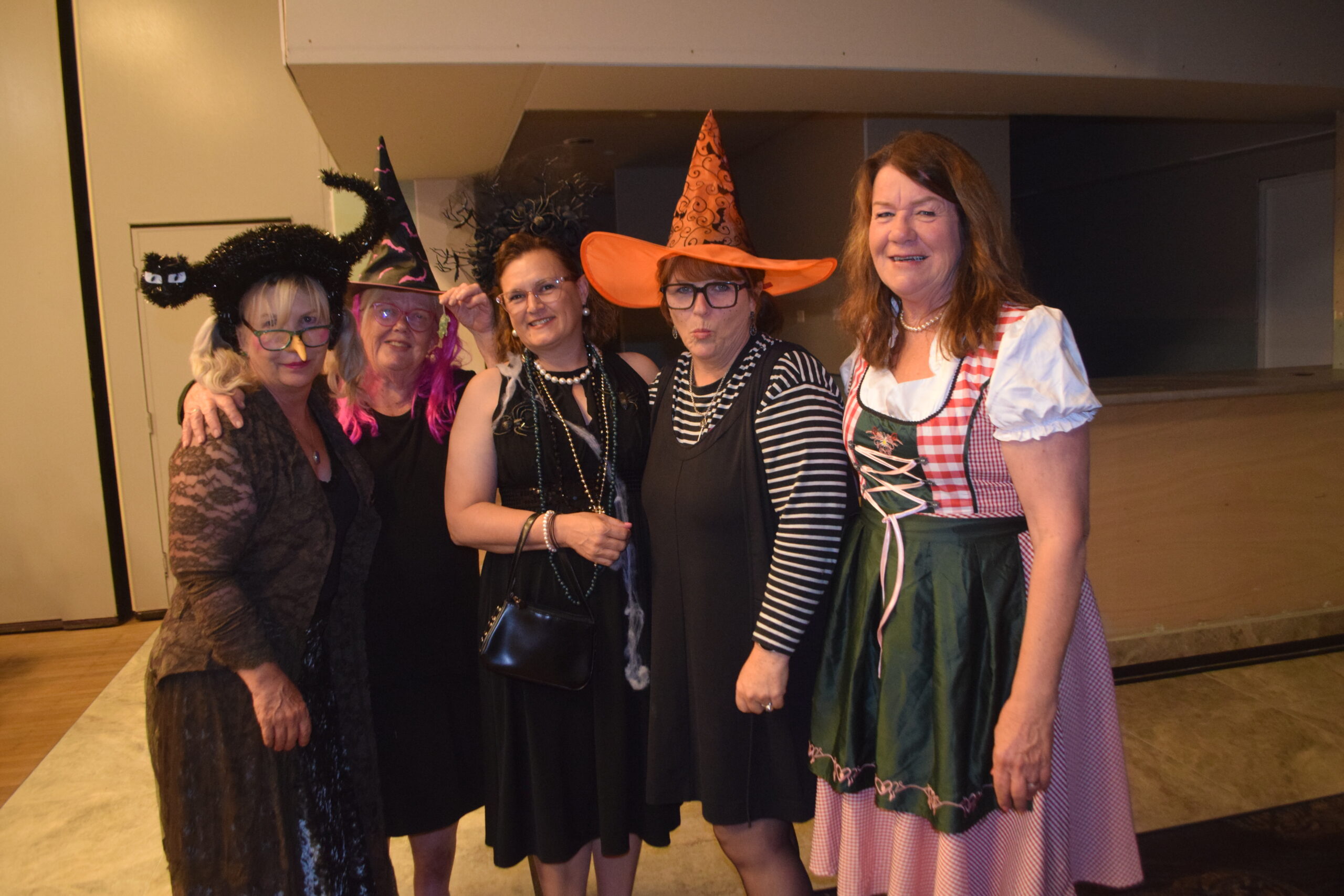 Namoi Dragon Boat Club hosts Halloween-themed trivia night