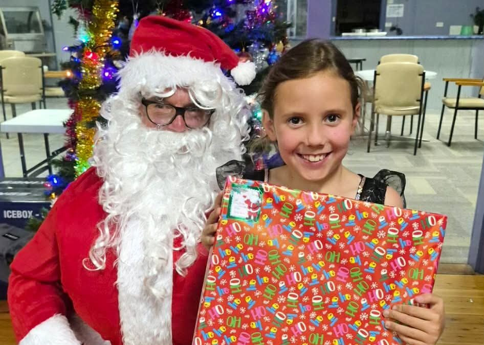 Santa’s sleigh cruises into Pilliga