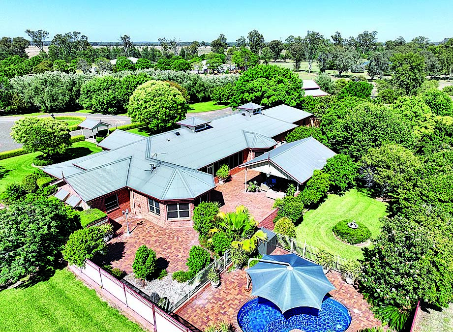 Executive masterbuilt homestead